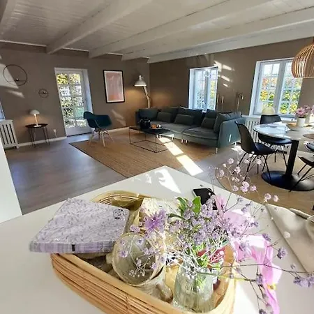 Unique And Charming 2 Bedroom With Free Parking Aalborg