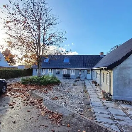 Unique And Charming 2 Bedroom With Free Parking